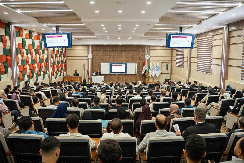 جامعة الكفيل تستضيف باحثة من جامعة لانكستر البريطانية لتقدم محاضرة حول كتابة المراجعة والنشر العلمي