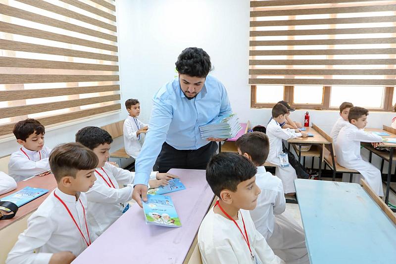 المجمع العلمي يوزع مناهج دراسية لـ 54 ألف طالب مشارك بدوراته القرآنية الصيفية