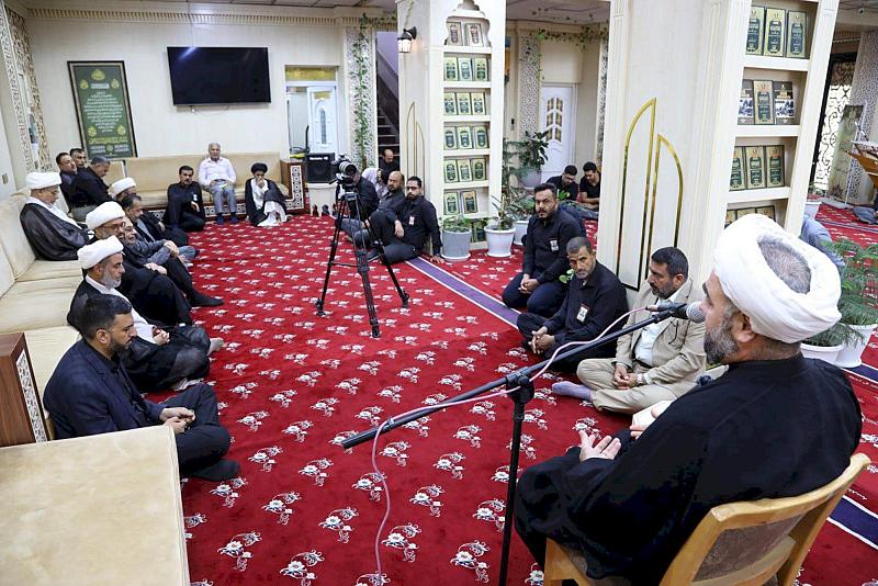 قسم شؤون المعارف يقيم مجلس عزاءٍ بذكرى استشهاد الإمام الصادق (عليه السلام)