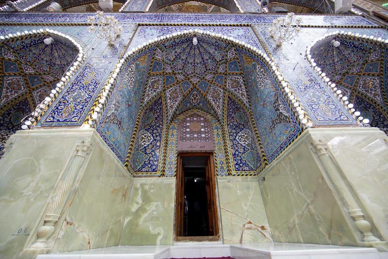 أواوين المقطع الجنوبي من صحن أبي الفضل العباس (عليه السلام) تكتسي بحلة جديدة من المرمر الفاخر