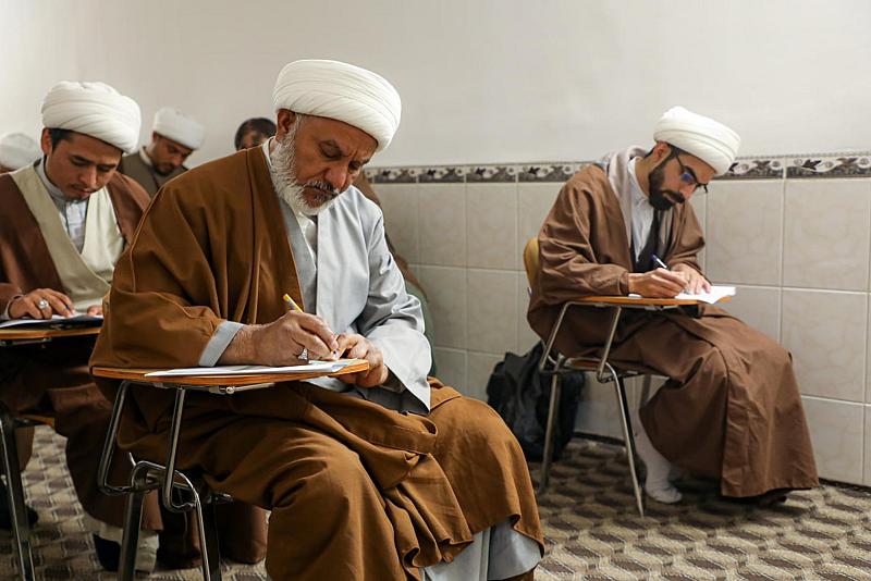 المجمع العلمي يختتمُ دورتين تخصّصيّتين بمادّة علوم القرآن الكريم