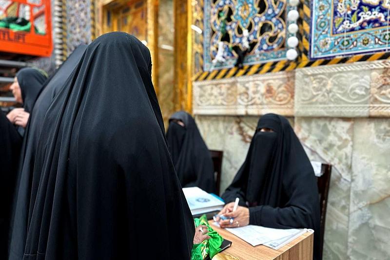 شعبة التوجيه الديني النسوي تقدم خدماتها الإرشادية لزائري الشعبانية