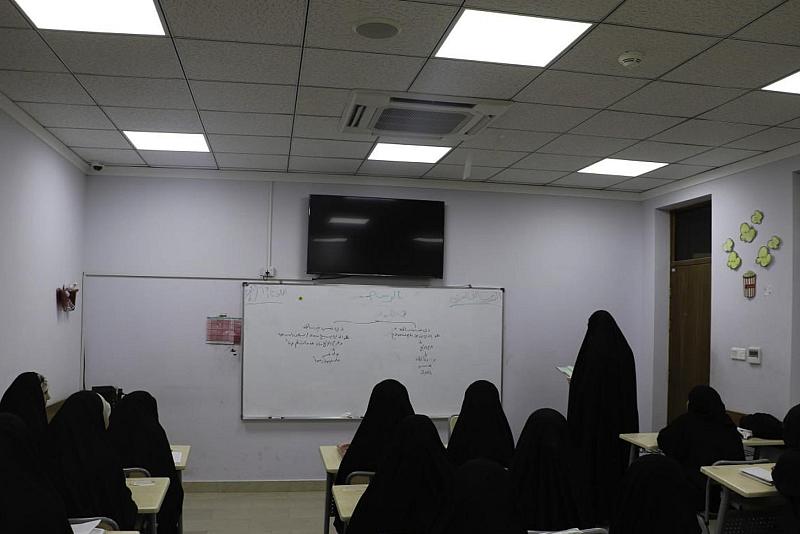 لليوم الثامن.. شعبة الخطابة النسوية تواصل محاضراتها لطالبات الدورة الصيفية.