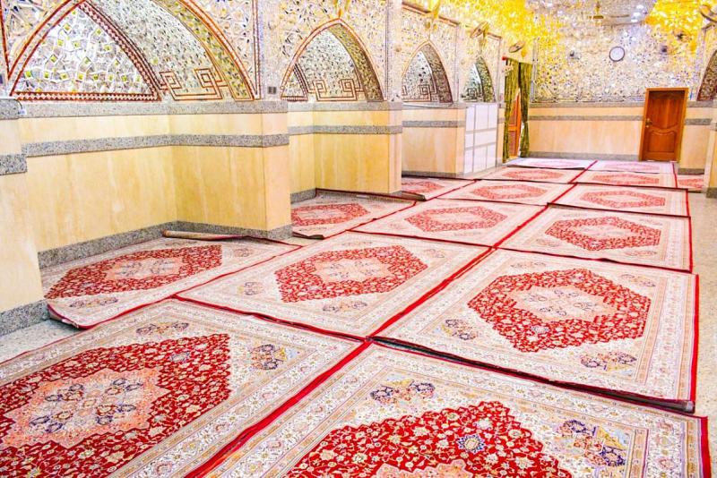فرش قاعات النساء في مقام الإمام المهديّ (عجّل الله فرجه الشريف) بالسجّاد