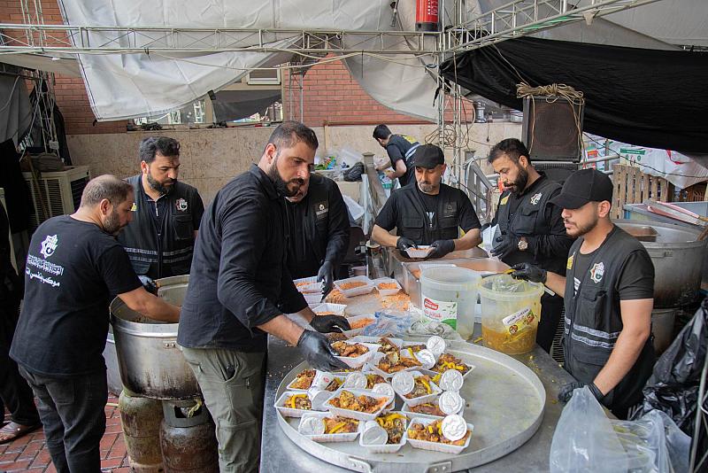 عبر موكب (جنوب الولاء).. قسم المعارف يضاعف جهوده لخدمة الزائرين في كربلاء