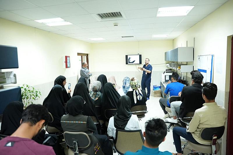  طلبة جامعة كربلاء يطلعون على مختبرات مستشفى الكفيل