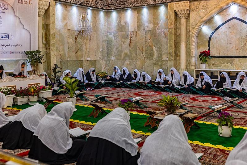 شعبة التوجيه النسوي تقيم ختمتها القرآنية الرمضانية في حرم مرقد أبي الفضل (عليه السلام)