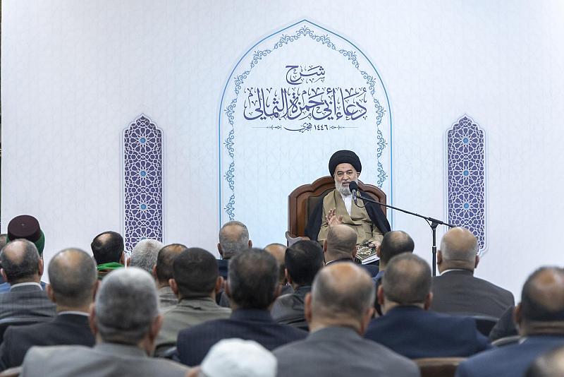 أستاذ الحوزة العلميّة العلّامة السيّد أحمد الصافي يُلقي المحاضرة العلميّة الثانية لشرح دعاء أبي حمزة الثمالي في شهر رمضان المبارك 1446هـ