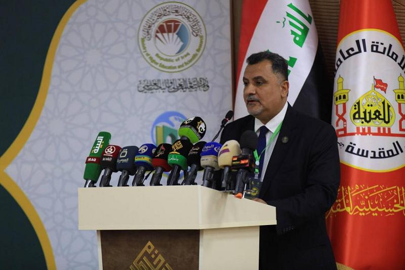 رئيسُ جامعةِ العميدِ: افتتاحُ الجامعةِ عُد مُنْجزاً علميّاً إنسانيّاً وطنيَّاً يُضافُ للصروحِ العلميَّةِ في البلادِ 