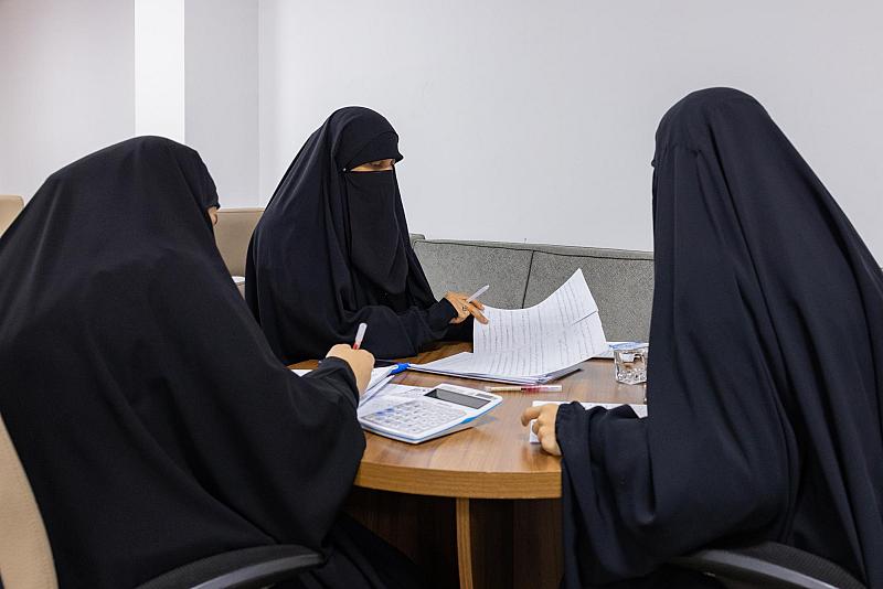 مدارس الكفيل النسوية تباشر في تصحيح دفاتر الامتحانات المركزيّة لاختبارات الفصل الأوّل
