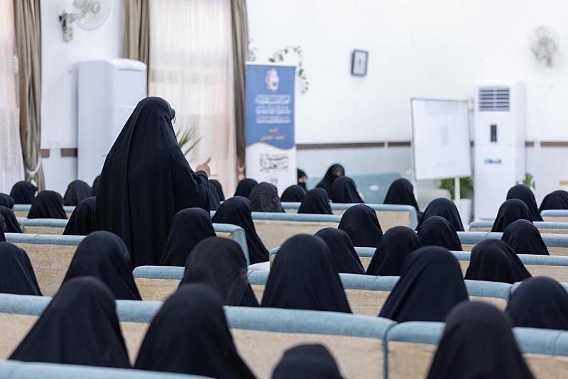 المشارِكات في مخيّم بنات العقيدة 32 يشدن بتنوع برامجه الثقافية والفكرية