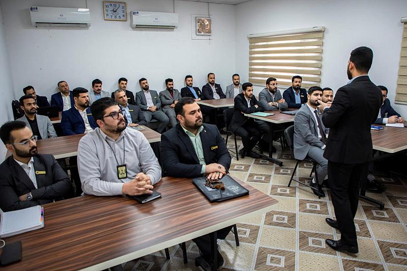 أكاديمية التطوير الإداري تنظم محاضرة تطويرية عن الوعي الذاتي لطلبتها
