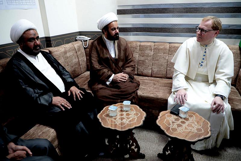 ممثل البابا في الشرق الأوسط يشيد بالمركز العراقي لتوثيق جرائم التطرف ودوره في إنصاف الضحايا