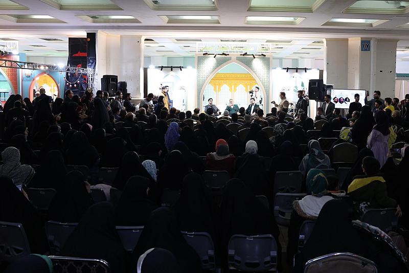 جناح العتبة العباسية يقيم محفلًا قرآنيًّا ضمن فعاليات معرض طهران الدولي للقرآن الكريم