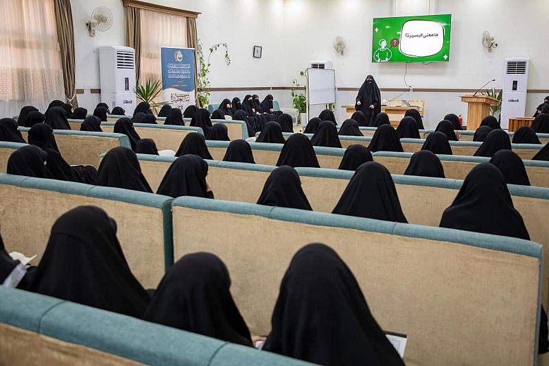فعاليات مخيم بنات العقيدة الـ 33 يشهد تقديم محاضرة عن البصيرة والإدراك الواعي