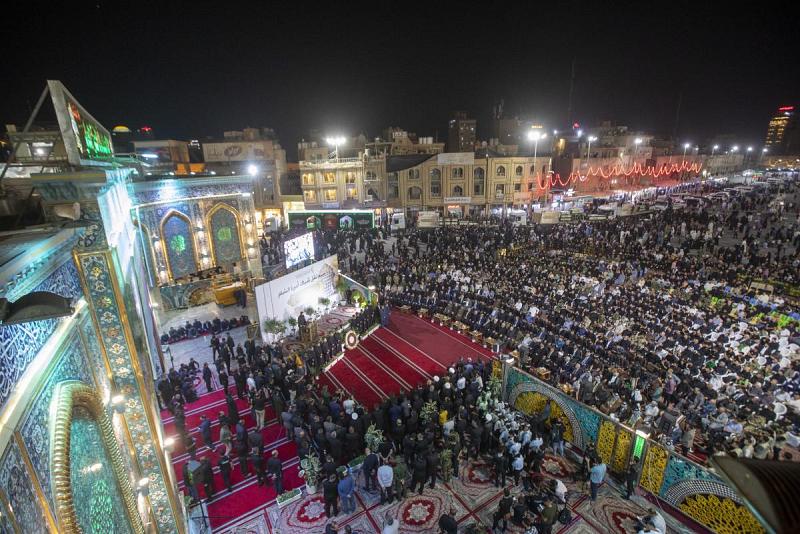 تنظيمُ مراسيم نقل الشبّاك الجديد لمرقد العقيلة