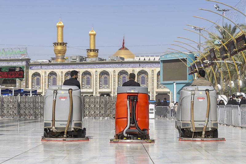 استعدادًا لزيارة يوم عرفة.. قسم بين الحرمين الشريفين ينفّذ أعمال غسل الساحة الوسطية والطرق المؤدّية إليها
