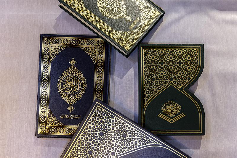حين ينهض العراق بحرفِ الوحي ويكتب اسمه في التاريخ، يكون… مصحف النجف