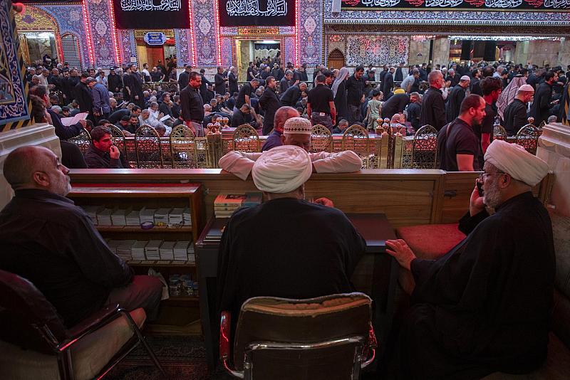 خلال أيام المحرّم.. قسم الشؤون الدينية يقيم عددًا من المحطّات التبليغية للإجابة عن استفسارات الزائرين