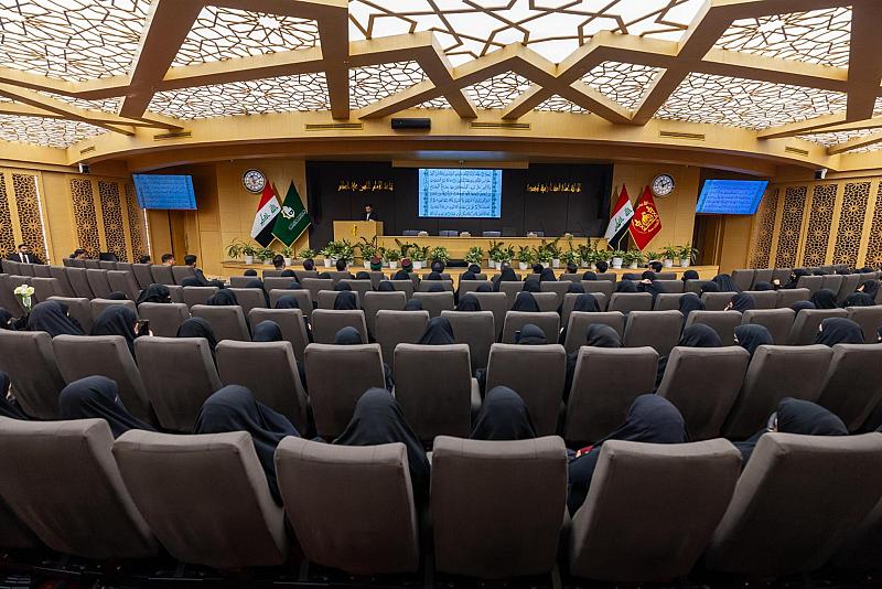 العتبة العباسية المقدسة تكرم 125 مرتدية العباءة العراقية من بابل