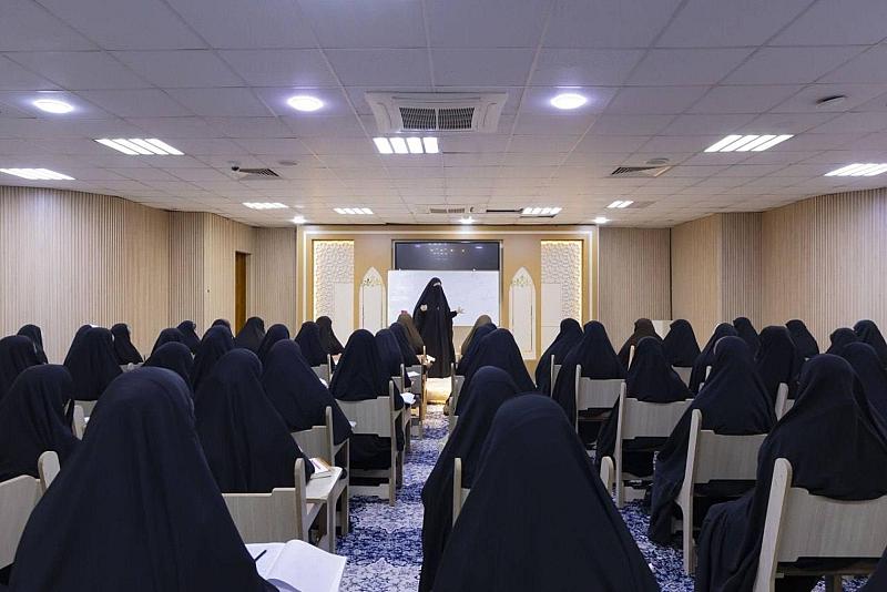 شعبة الخطابة الحسينية النسوية تستقبل طالبات معهدها للعام الدراسي الجديد