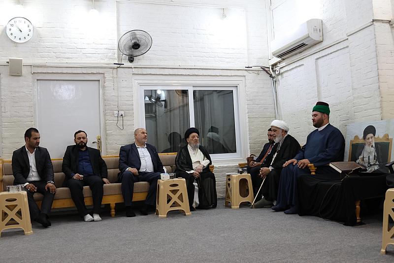 وفود العتبة العباسية المقدسة توزع دعوات أسبوع الإمامة الدولي لمكاتب مراجع الدين العظام