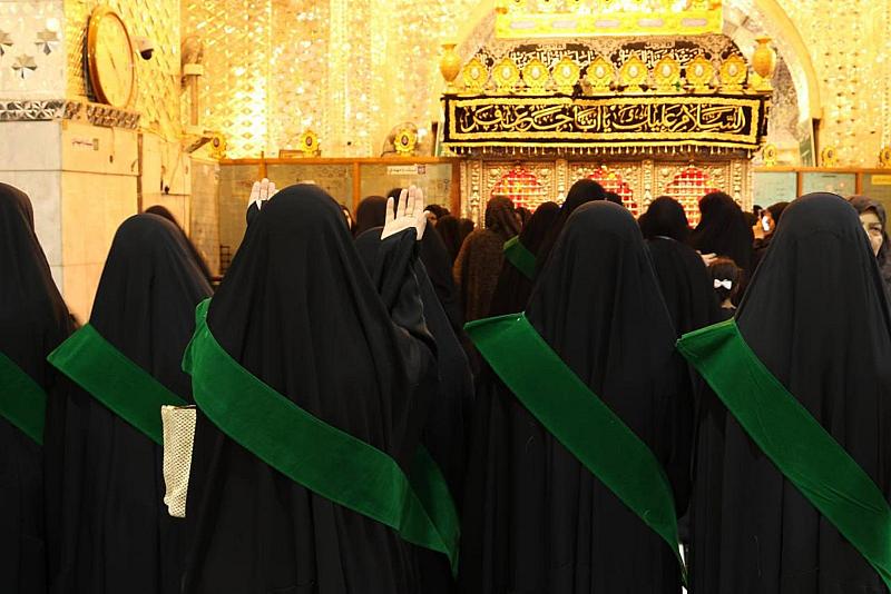 شعبة فاطمة بنت أسد تنظم زيارة إلى مرقد الإمامين العسكريين (عليهما السلام) لمتطوعات الأربعين