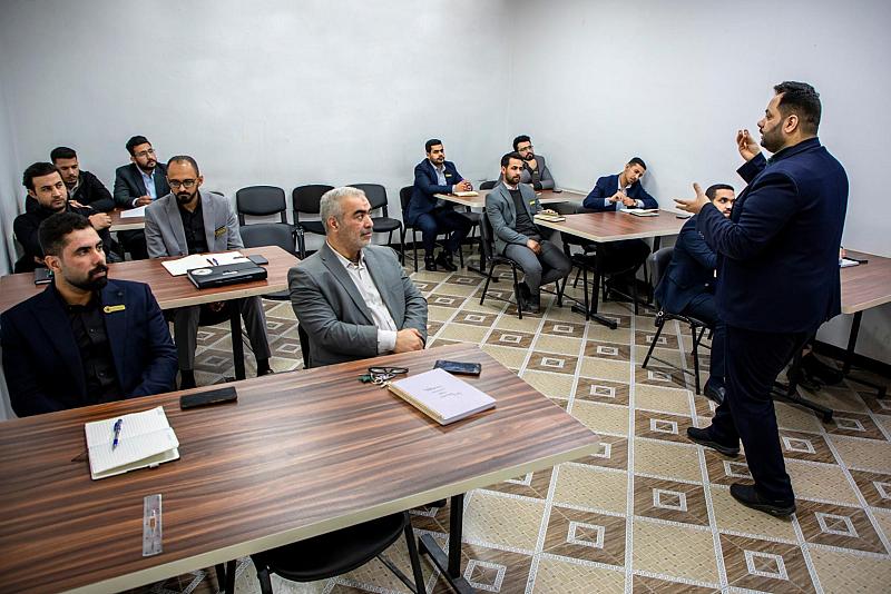 أكاديمية التطوير الإداري تنظم محاضرة تخصصية عن مستويات الإدارة لطلبتها