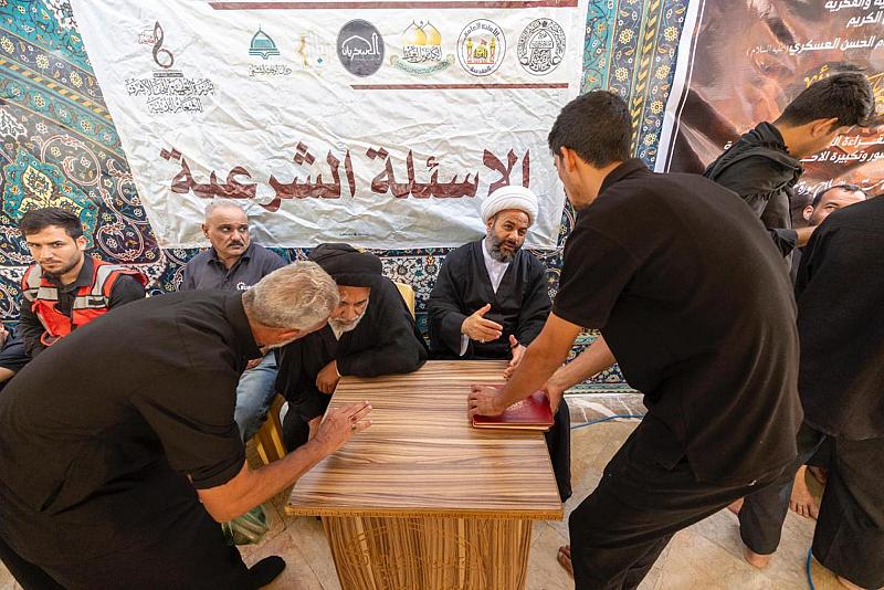 مشروع التبليغ الحوزوي يقدّم خدماته لزائري مدينة سامراء
