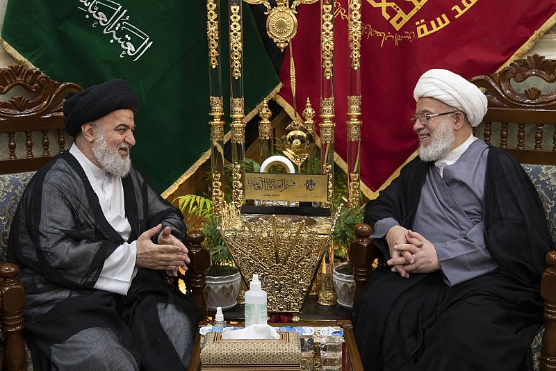 السيد الصافي يستقبل الشيخ الكربلائي ويتبادلان التهاني بمناسبة عيد الأضحى المبارك