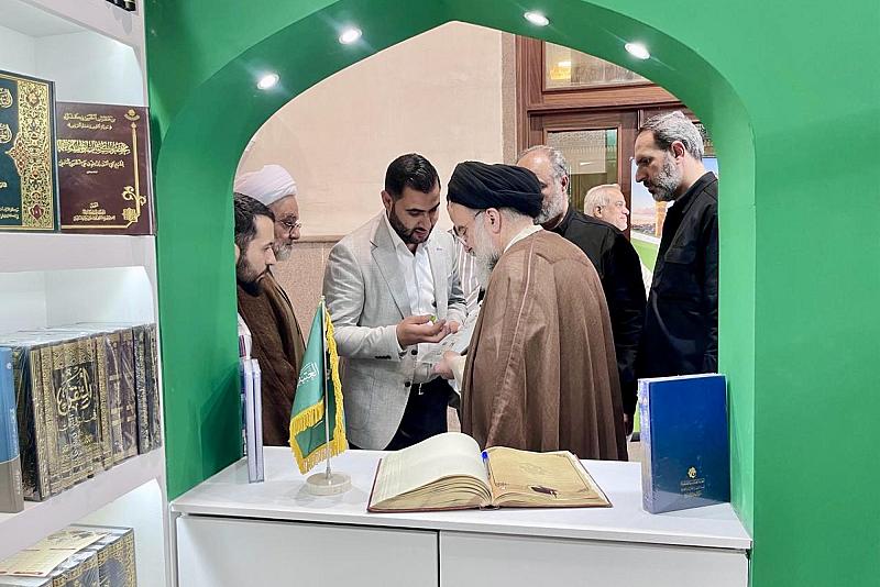 خطيب جمعة طِهران يُشيد بتنوُّع إصدارات العتبة العباسيَّة المقدَّسة