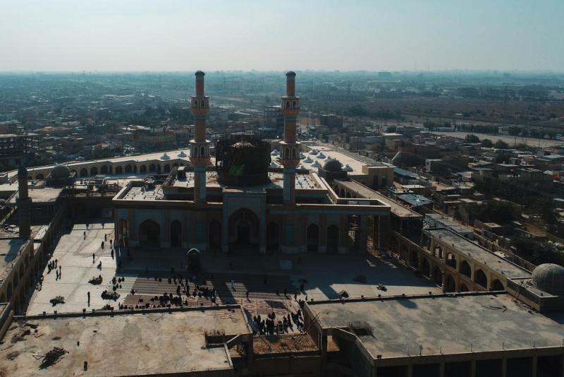 بصمةٌ عراقيّة: ملاكاتُ العتبة العبّاسية المقدّسة الفنّية والهندسيّة تشرع بالمرحلة الثانية من مشروع إكساء قبّة مسجد السهلة 