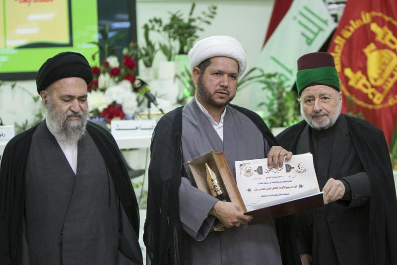 العتبتانِ المقدّستانِ تُعلنانِ أسماء الفائزين بمسابقة تأليف كتابٍ عن الإمام الحسين (عليه السلام) وتحتفي بهم، وتؤكّد للمشاركين لا يوجد خاسرٌ في هذه المسابقة