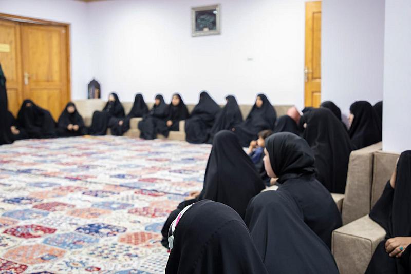 مدارس الكفيل الدينية النسوية تقيم مأدبة إفطارٍ لعددٍ من العوائل المتعففة في كربلاء