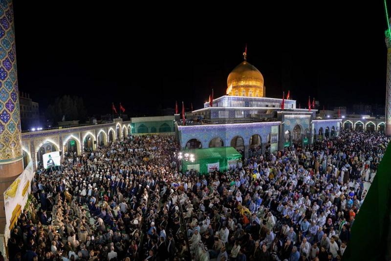 بحضور غفير.. افتتاح الشبّاك الجديد لمرقد العقيلة في سوريا