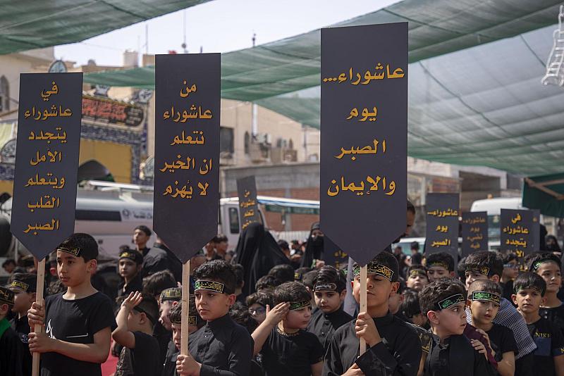 تلاميذ مجموعة العميد التعليمية يستذكرون مبادئ النهضة الحسينية وقيمها
