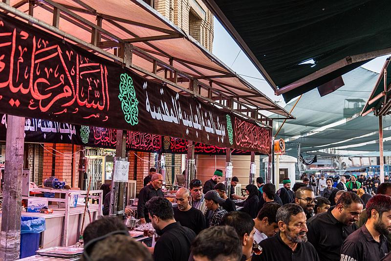 في ذكرى شهادة الإمام الحسن (عليه السلام).. شعبة السادة الخدم تقدم الخدمات المتنوعة للزائرين