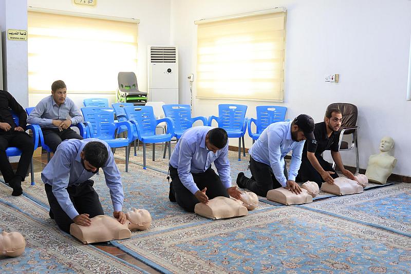 أكاديمية الكفيل للإسعاف والتدريب الطبي تستأنف دورة (في كل بيت منقذ)