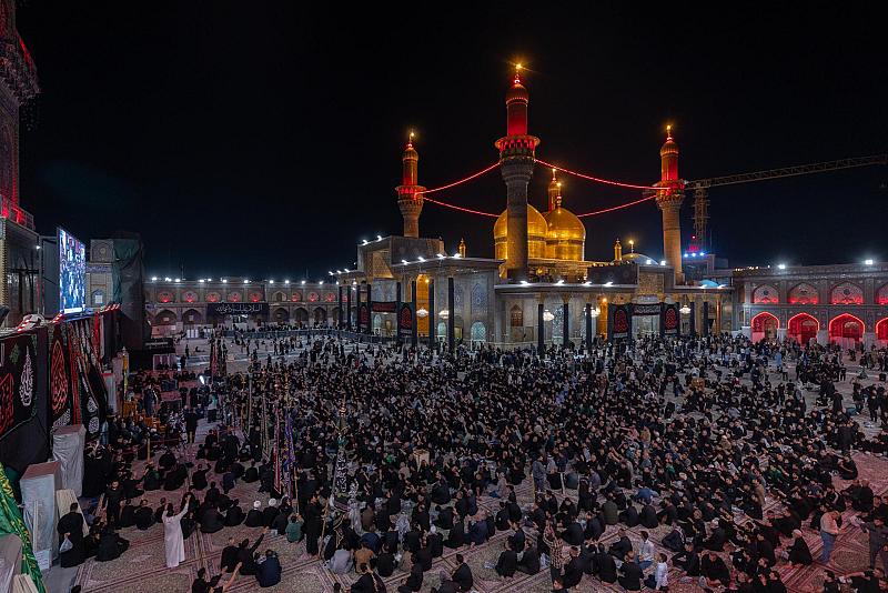 في الكاظمية المقدسة.. موكب أهالي كربلاء يحيي ذكرى شهادة الإمام الصادق (عليه السلام)