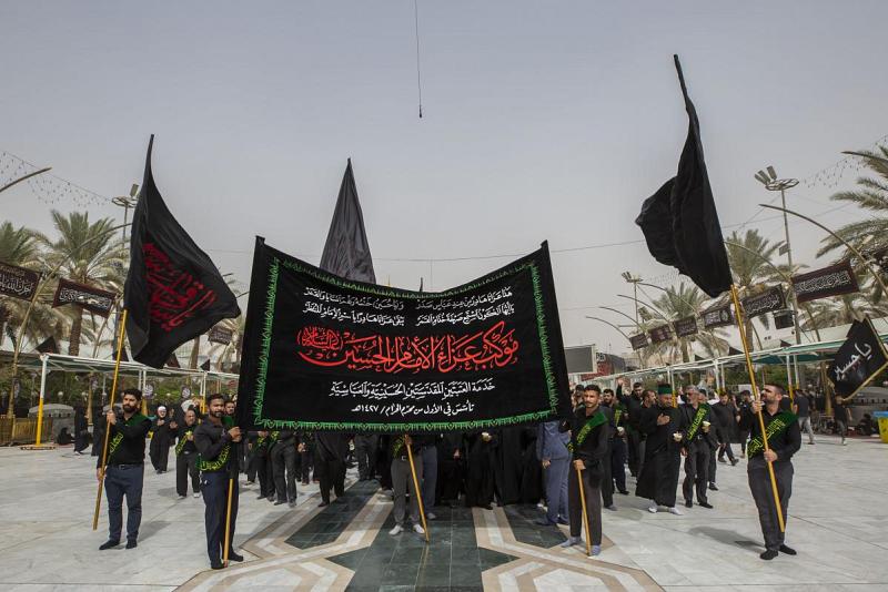 خَدَمةُ العتبتَيْن المقدّستَيْن يحيون ذكرى اليوم السابع لاستشهاد الإمام الحسين (عليه السلام)