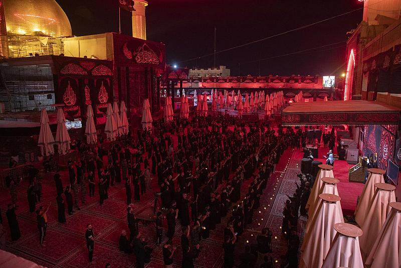  العتبة العباسية المقدسة تحيي مراسم ليلة الحادي عشر من المحرم في سامراء