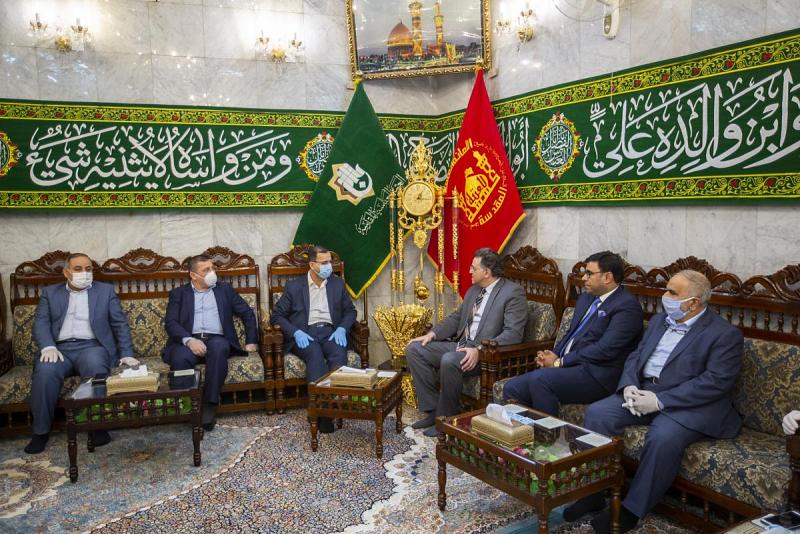 الأمينُ العامّ للعتبة العبّاسية المقدّسة يلتقي ممثّل منظّمة الصحّة العالميّة في العراق