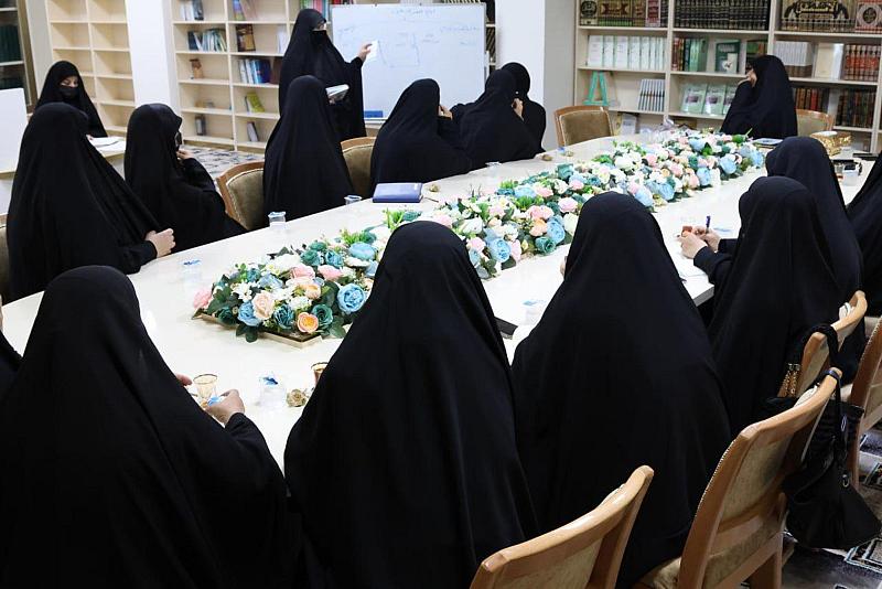 شعبة فاطمة بنت أسد تعقد اجتماعًا لمناقشة استعداداتها الخاصة بزيارة الأربعين