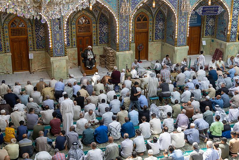 عبر محاضرته اليومية.. قسم الشؤون الدينية يقيم محاضرة إرشادية توعوية للزائرين