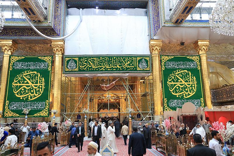 نشر مظاهر الفرح في مرقد أبي الفضل العباس بذكرى ولادة السيدة زينب (عليهما السلام)