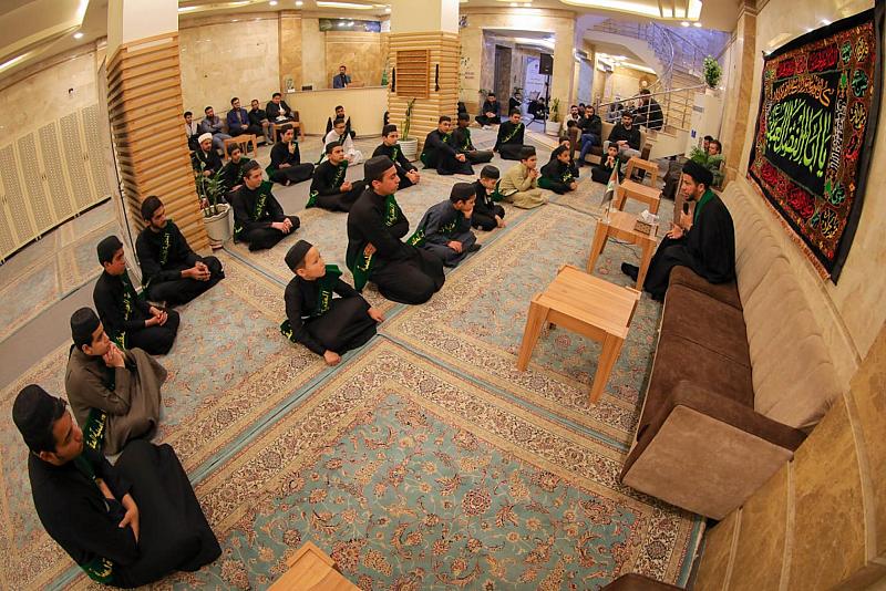 المجمع العلمي يقيم مجلس عزاء بذكرى وفاة السيدة زينب (عليها السلام) في النجف الأشرف
