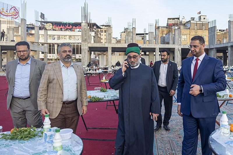 الأمين العام للعتبة العباسية المقدسة يطّلع على الخدمات المقدّمة للزائرين في صحن أمّ البنين (عليها السلام)
