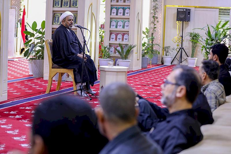 قسم المعارف يحيي ذكرى شهادة الإمام الباقر (عليه السلام) بمجلسٍ عزائي