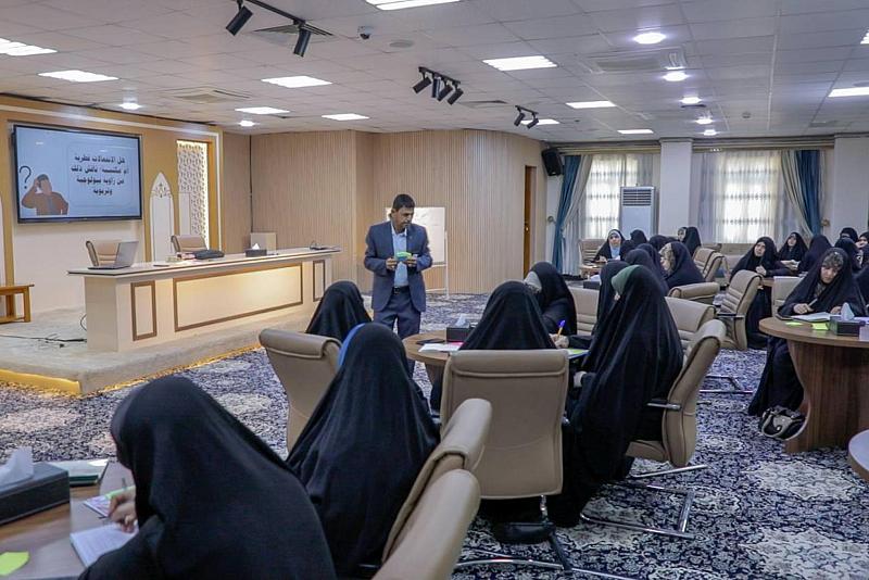 شعبة الخطابة الحسينية النسوية تواصل برنامجها التطويري لمشروع (حاملة الرسالة الزينبية)