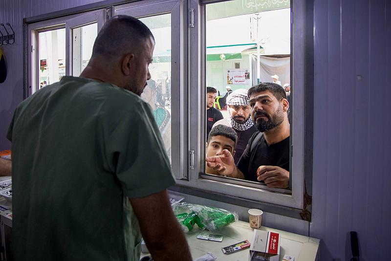 على طريق زائري الأربعين.. قسم الشؤون الطبية يفتتح مفرزتين طبيتين في مجمّع أبي الفضل العباس (عليه السلام)